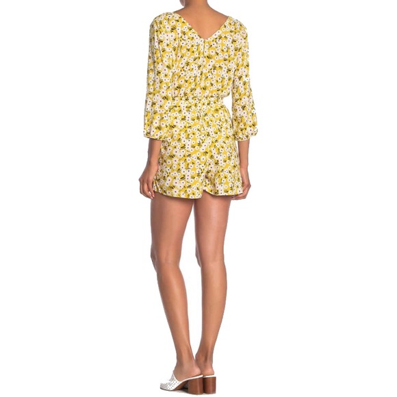 VANITY ROOM Smocked Waist Surplice Floral Romper M - Picture 2 of 5